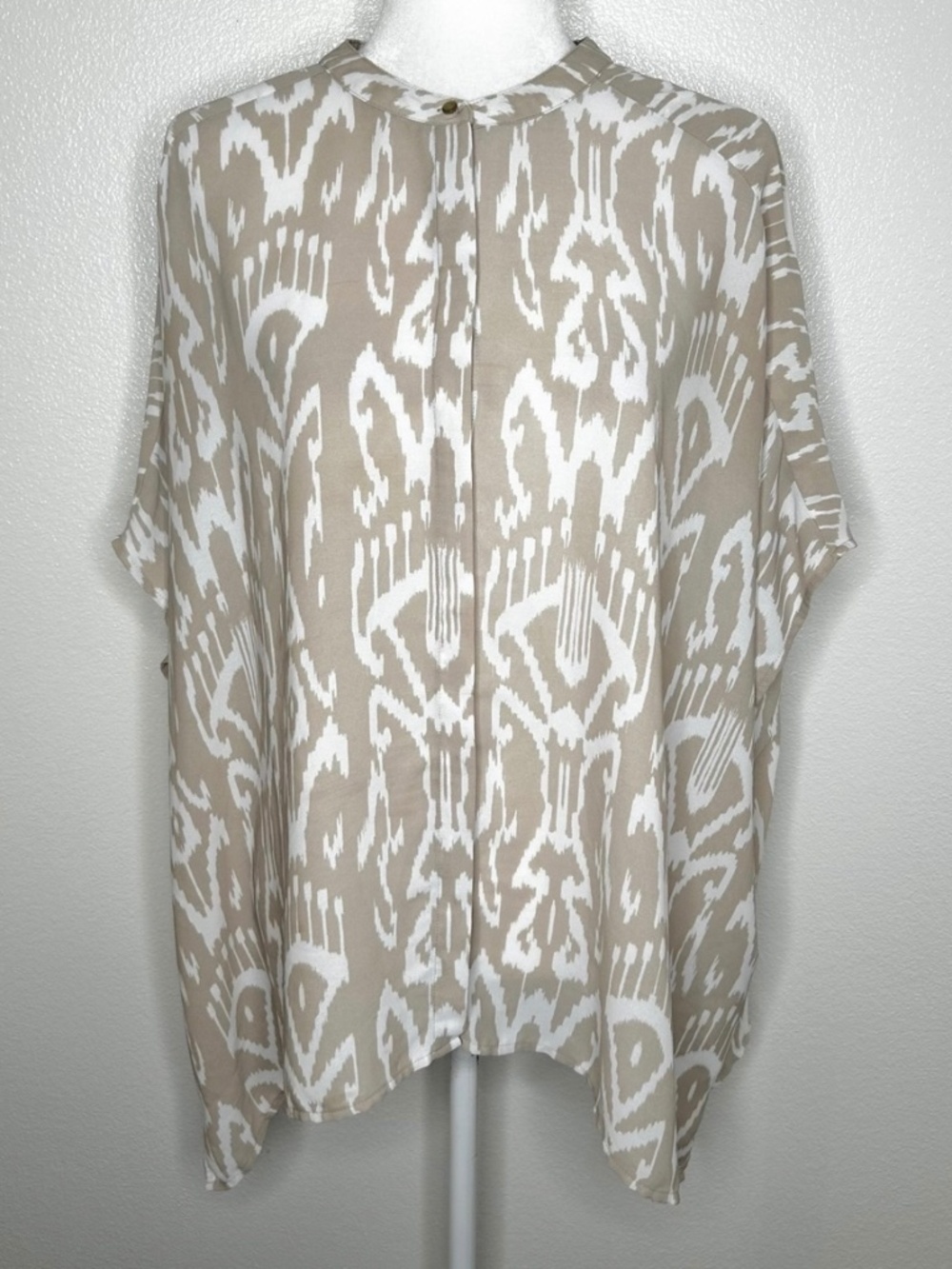 Chicos Womens Beige Patterned Poncho Style Oversized Button-Up Top Size L/XL EUC